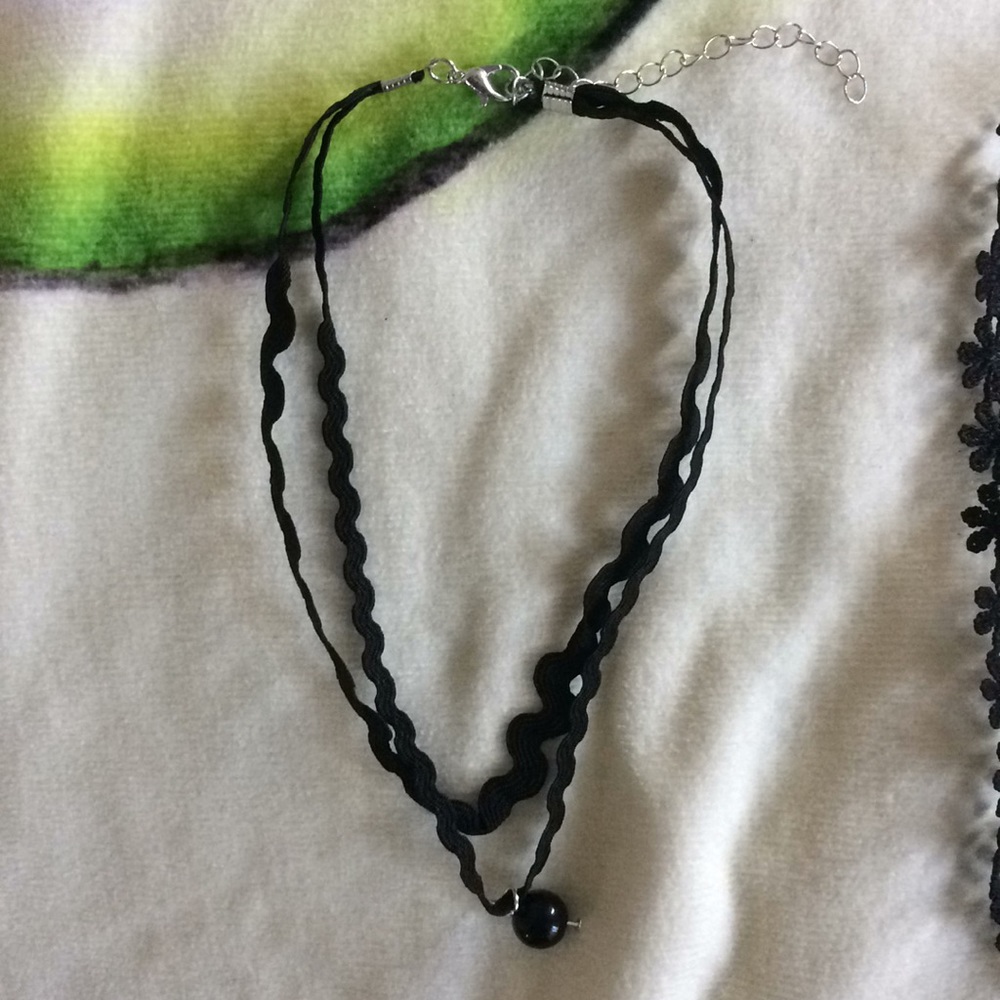 Chokers - Picture 5 of 7